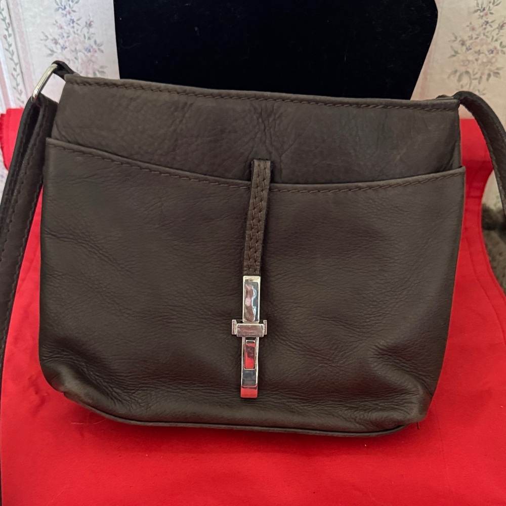 MADE IN ITALY Elegant Brown Leather Shoulder Bag 1 Tiny mark on back clean - Picture 1 of 12